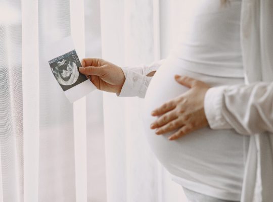 تأثيرات انخفاض هرمون البروجسترون النفسية والجسدية