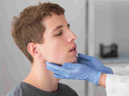 هرمون الغدة الدرقية: كيف يؤثر على المزاج؟