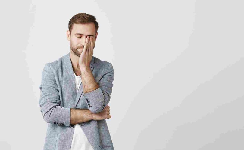 هل يمكن علاج الخجل بالعلاج النفسي؟