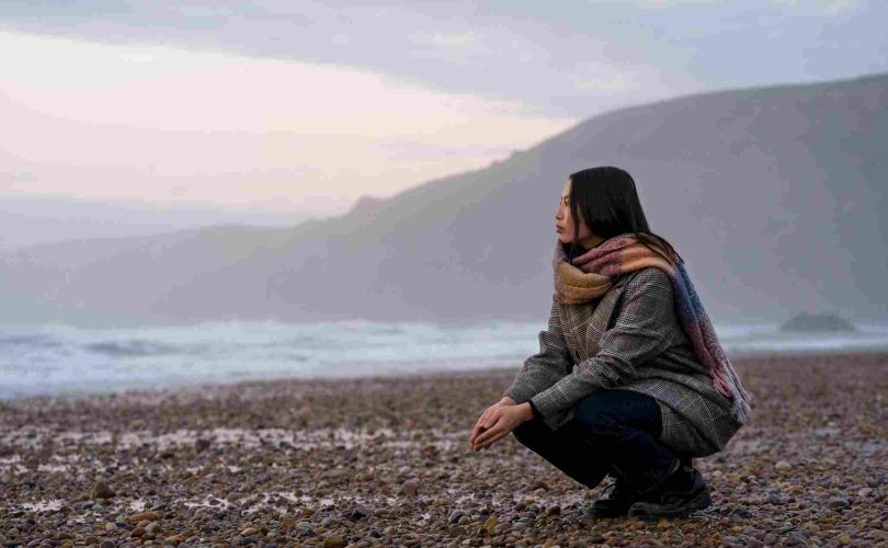 كيفية التواصل مع الآخرين عندما تشعر بالوحدة