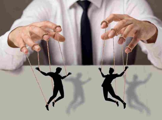 ما هي أبرز 5 طرق للتعامل مع التلاعب النفسي؟