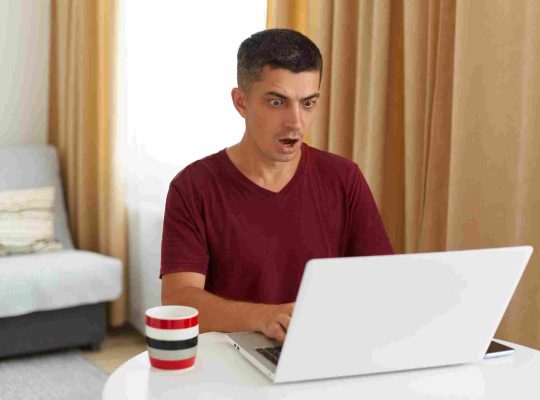 كيف يمكن التعامل مع الابتزاز الجنسي؟