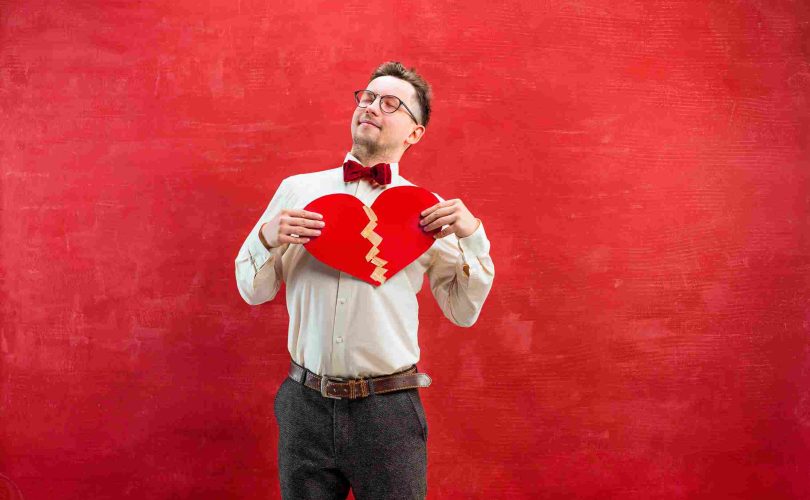 الانفصال والبرود العاطفي عند الرجل: كيف تتجاوز المرحلة؟