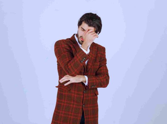 ما هو سبب الخجل من شخص معين؟