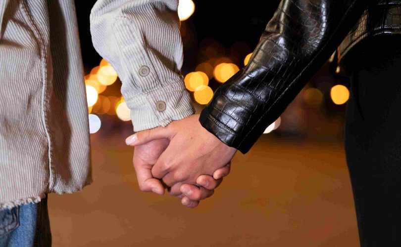 العلاقات الجديدة