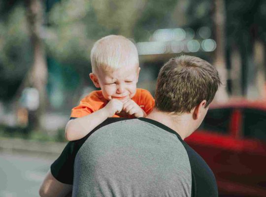 كيف أفك التعلق بشخص: علاج التعلق القَلِق