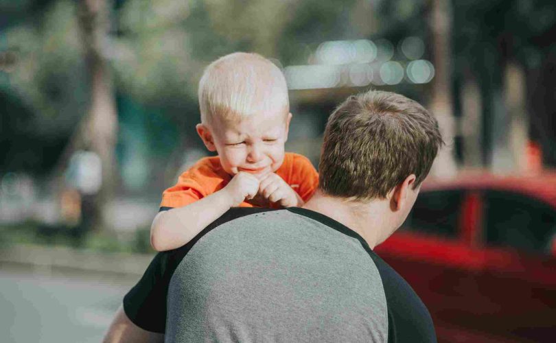 كيف أفك التعلق بشخص: علاج التعلق القَلِق