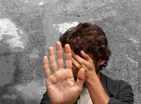 العنف المنزلي ضد الرجال: التأثير وكيفية التعامل