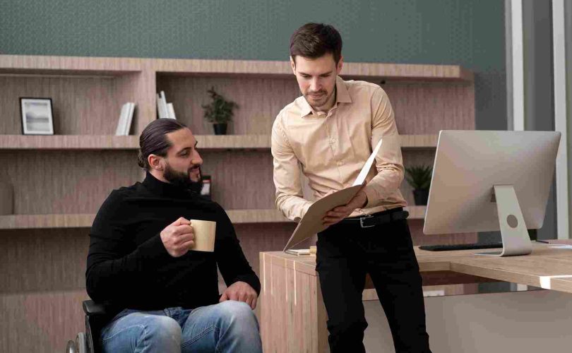 هل يمكن تحسين العلاقات في العمل بالذكاء العاطفي؟