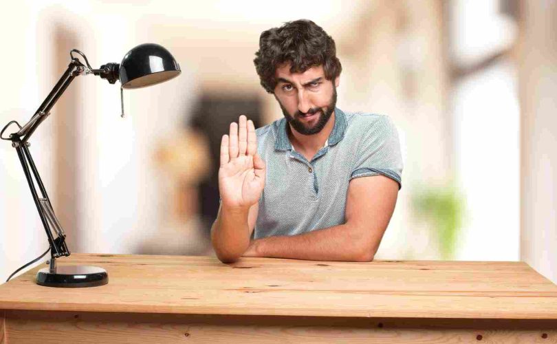 وضع الحدود في العمل: أبرز 10 استراتيجيات