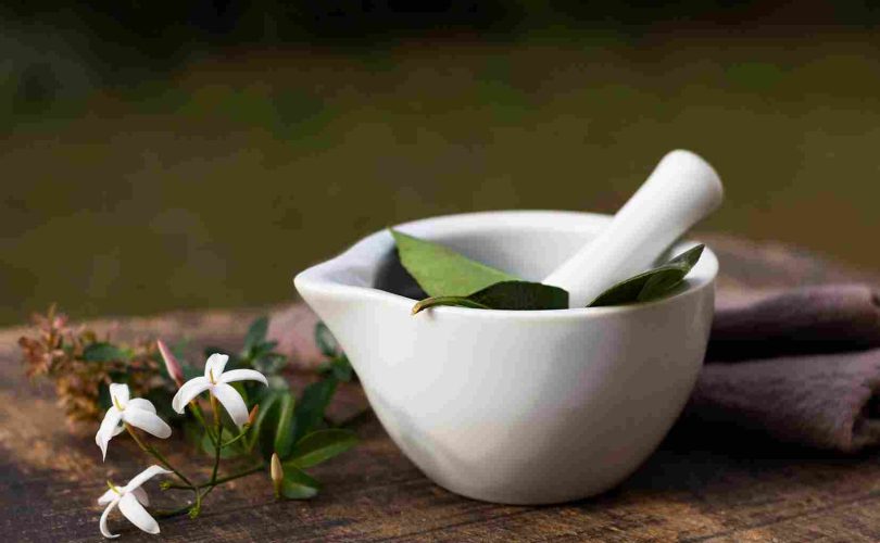 الطب البديل والصحة النفسية: هل يستخدم لعلاج الاضطرابات النفسية؟