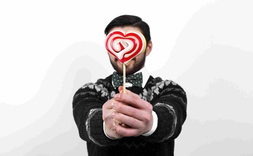 ما تأثير تقدير الذات في العلاقات والعلاقات العاطفية؟